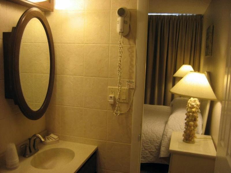 Diplomat Beach Club Wildwood Room photo